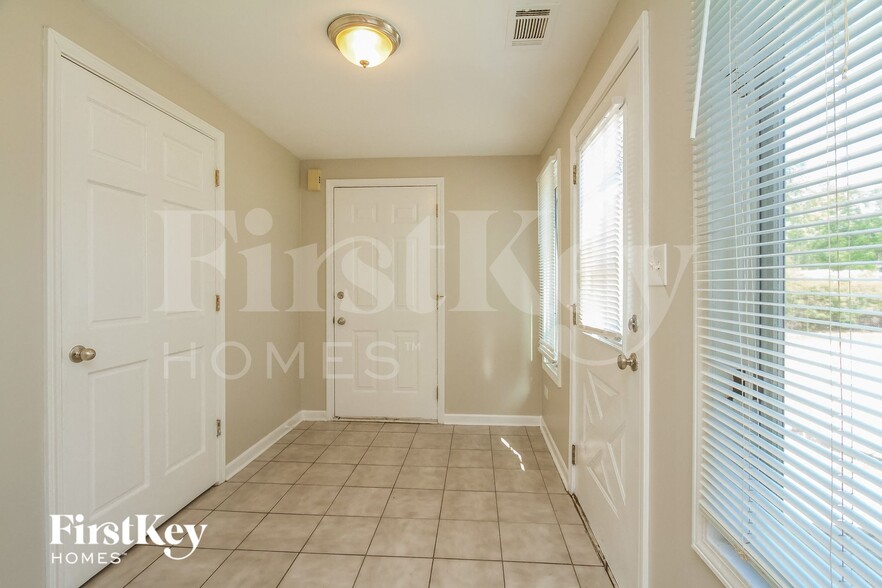 Building Photo - 201 W 10th St