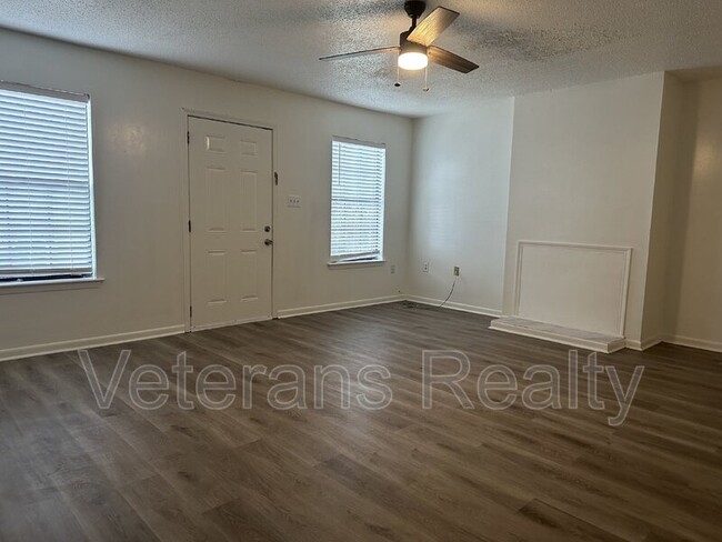 Building Photo - 111 Via Don Ray Rd