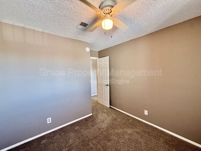 Building Photo - 8635 Clay St