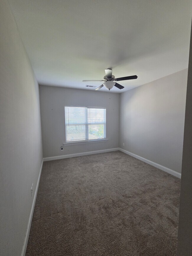Building Photo - 2105 Thornbury Cove