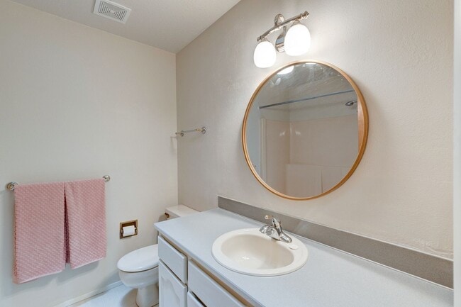 Building Photo - Updated Oak Harbor Home in Ridgehaven