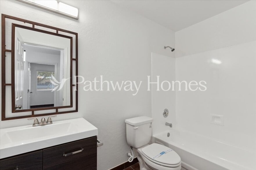 Building Photo - 774 S Ocotillo Dr