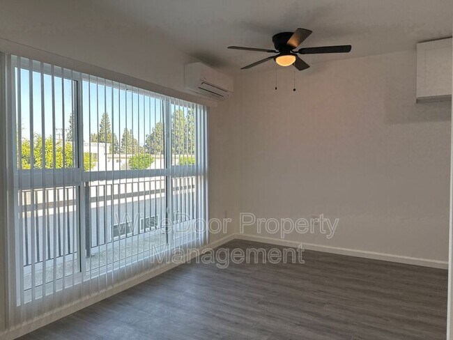 Building Photo - 10392 Lampson Ave