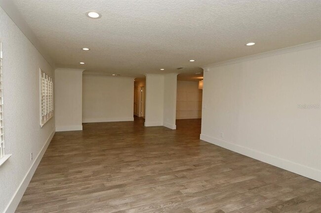 Building Photo - 4307 W Roland St