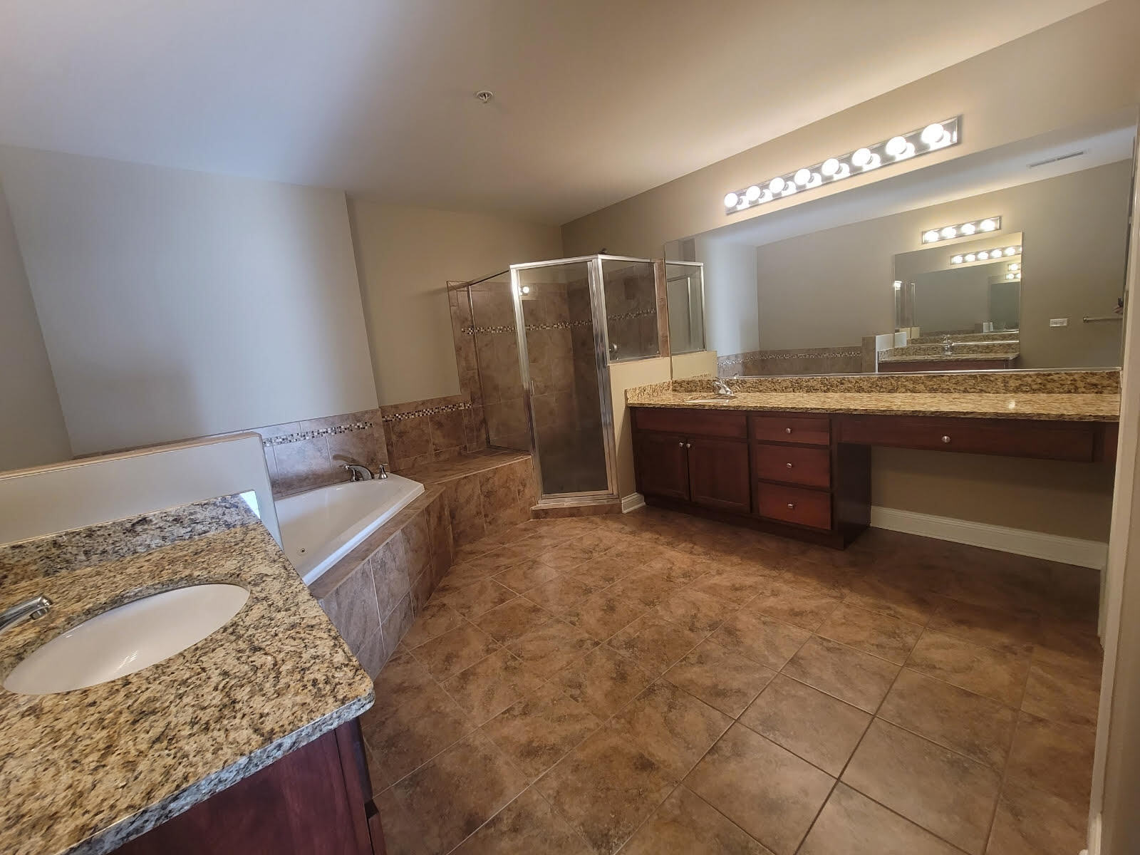 Building Photo - 1 Itasca Pl