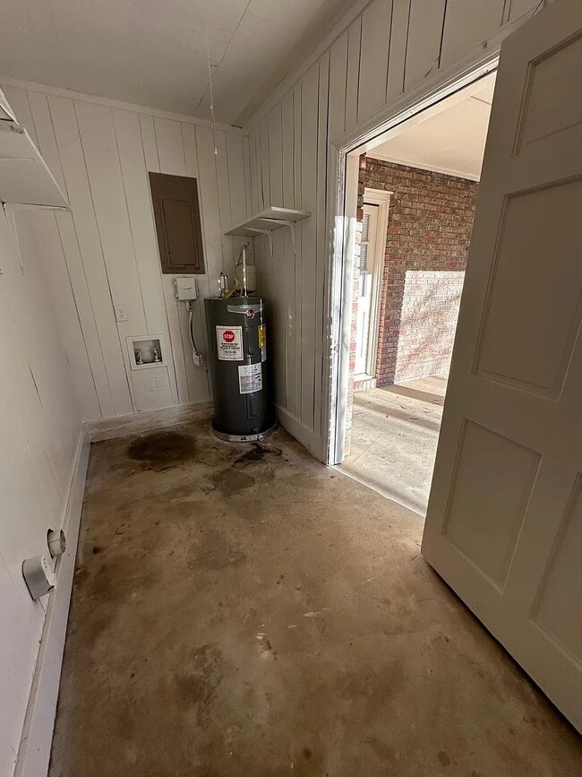 Building Photo - 326 Rooks Rd