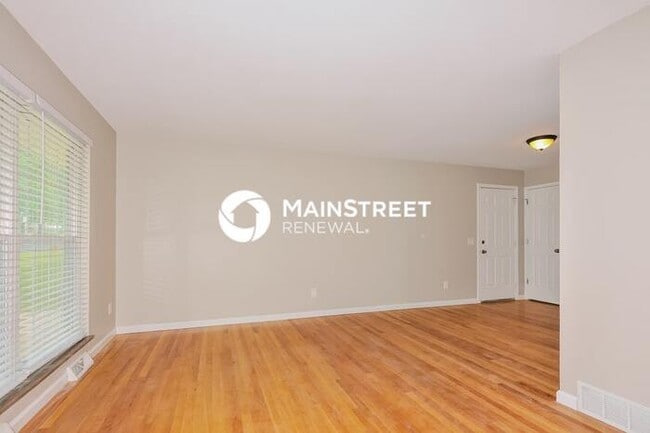 Building Photo - 3 Bedroom Pet-Friendly Home in St. Charles...