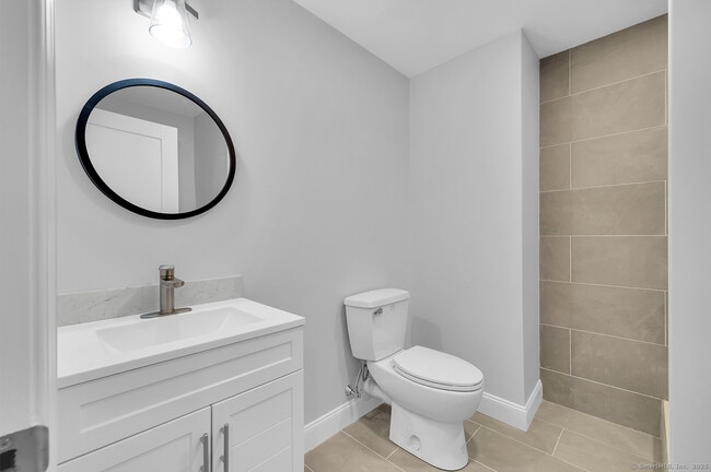 Building Photo - 183 Vesper St