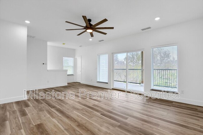 Building Photo - 440 Bentwood Dr