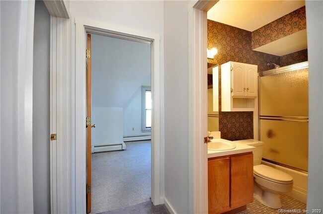 Building Photo - 12 Charter Oak Pl