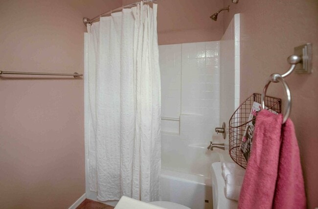 Building Photo - Adorable Two Bedroom House in Diamond Valley
