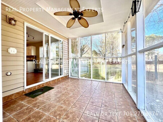 Building Photo - 9902 Redbud Tree Ct