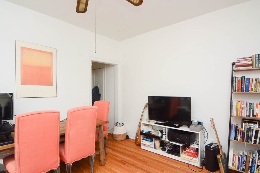 Building Photo - 1938 W Crystal St