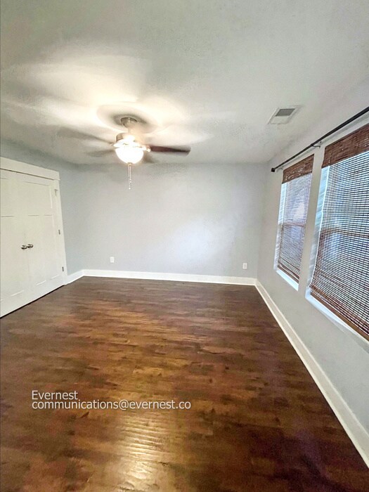 Building Photo - 327B Keeton Ave