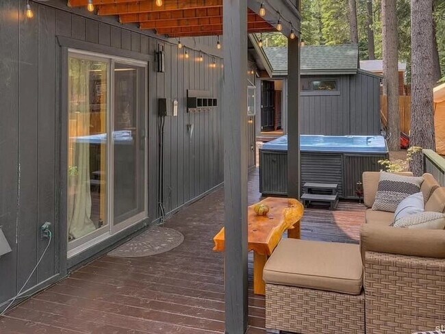 Building Photo - 4 Bedroom Single Family Home in South Lake Tahoe