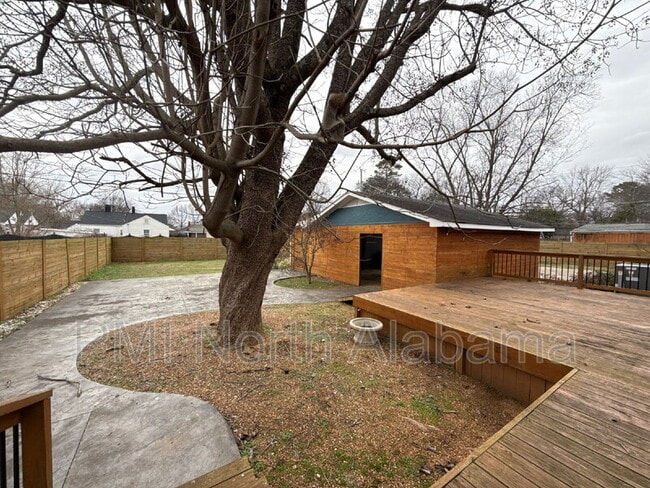 Building Photo - 2512 Pansy St SW