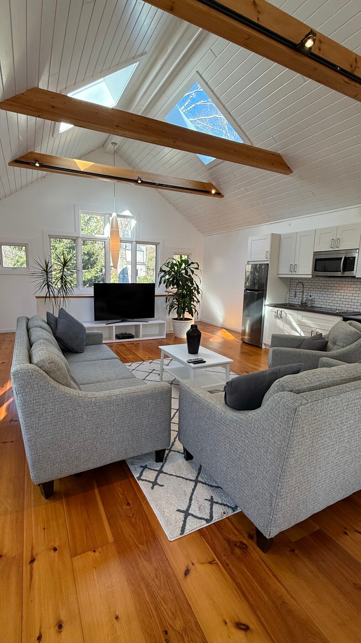 Living Room - Kitchen - 33 Conant Valley Rd