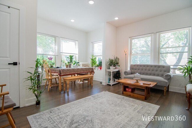 Building Photo - 6201 N Glenwood Ave