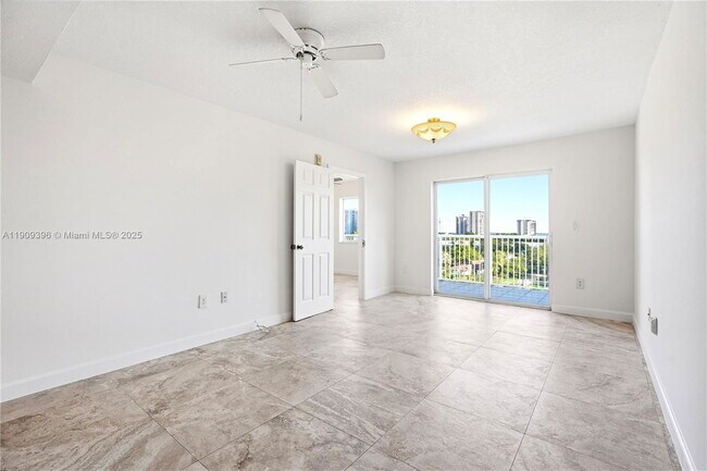 Building Photo - 280 SW 20th Rd