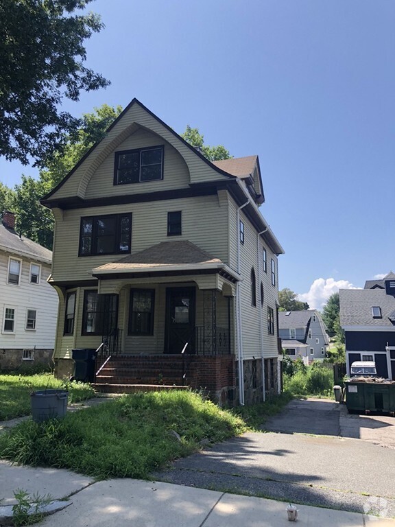 Building Photo - 129 Beech St