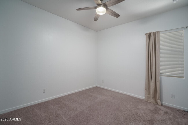 Building Photo - 14084 W Desert Flower Dr