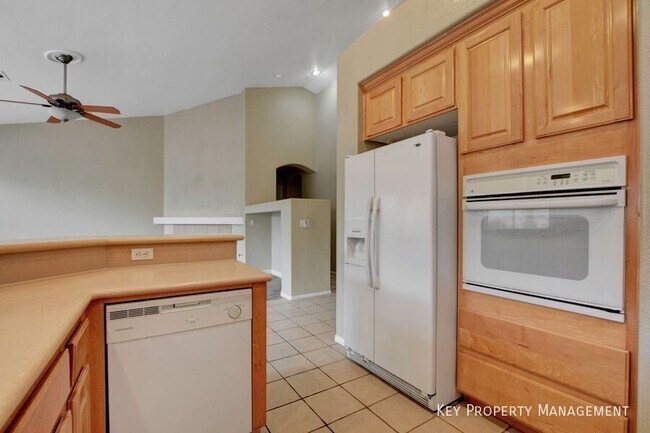 Building Photo - 2294 Tedesca Dr