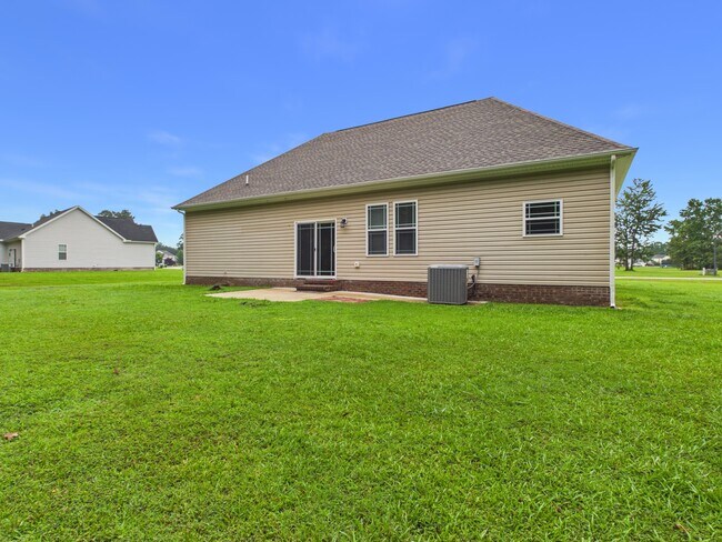 Building Photo - 602 Princess Anne Cir