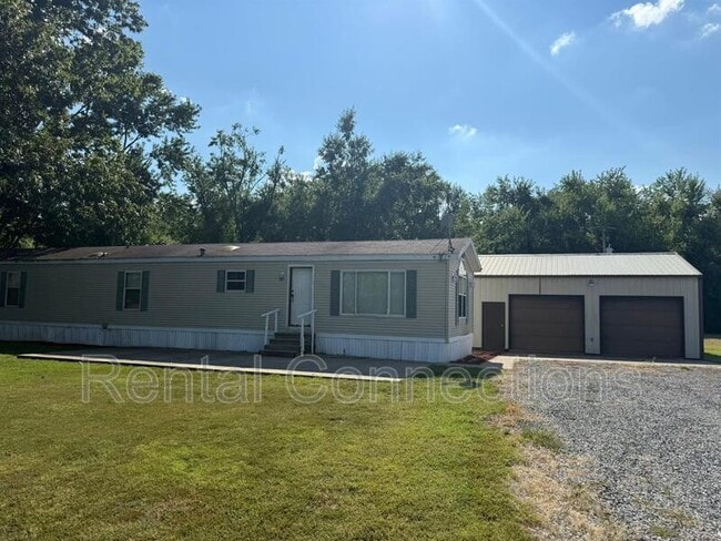 Building Photo - 205 Crossroad School Rd