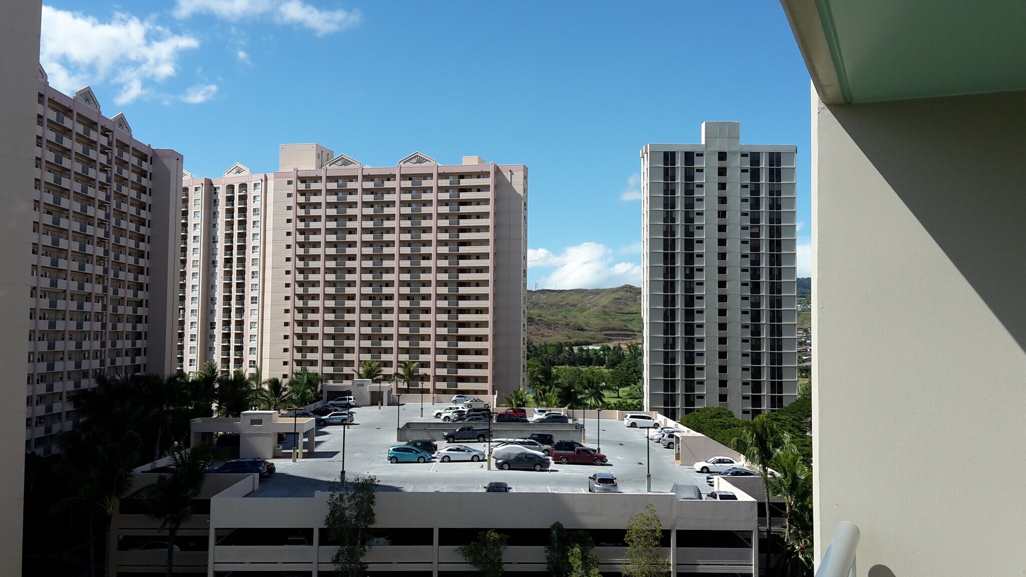 Building Photo - 3009 Ala Makahala Plz