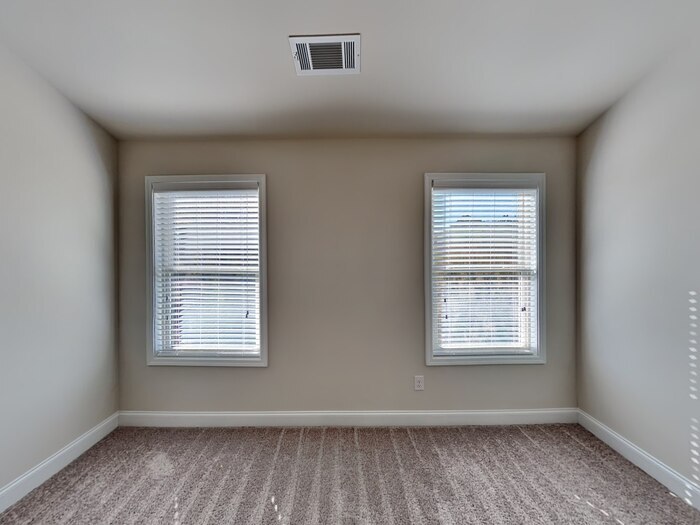 Building Photo - 123 Wayne Ln