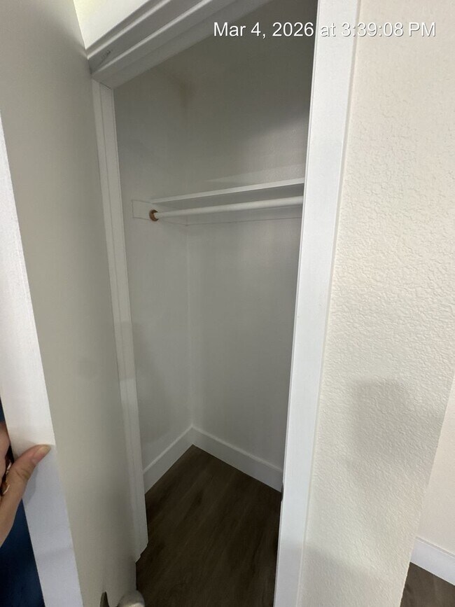 Building Photo - $500 OFF 1st Month Rent!! Upstairs Unit!!! Move in Ready!