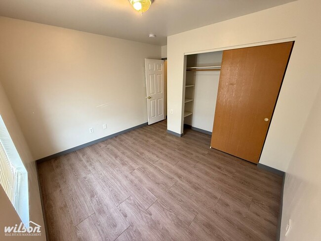 Building Photo - Modern Townhouse Living – 3 Beds, 2.5 Bath...