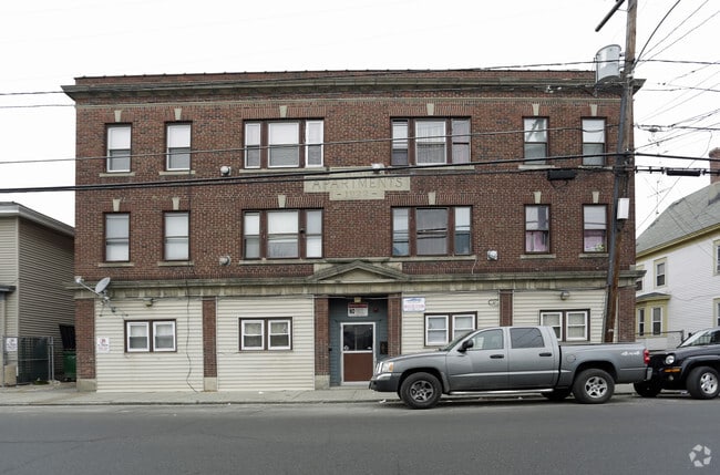 Building Photo - Winn Apartments
