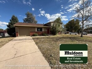 Building Photo - 3 Bedroom Pet Friendly Available for Immed...