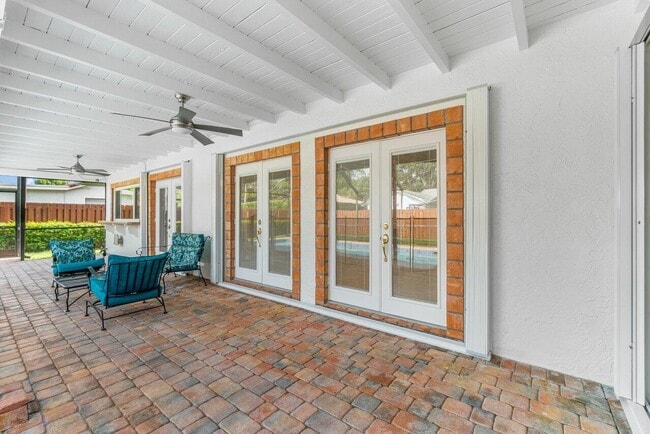 Building Photo - 20777 Soneto Dr