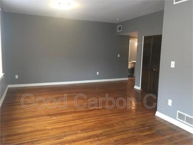 Building Photo - 73 Saranac Ave