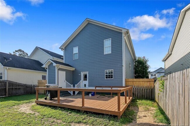 Building Photo - 228 Chloe Dr