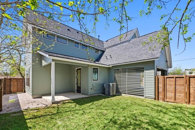 Building Photo - 710 Philco Dr