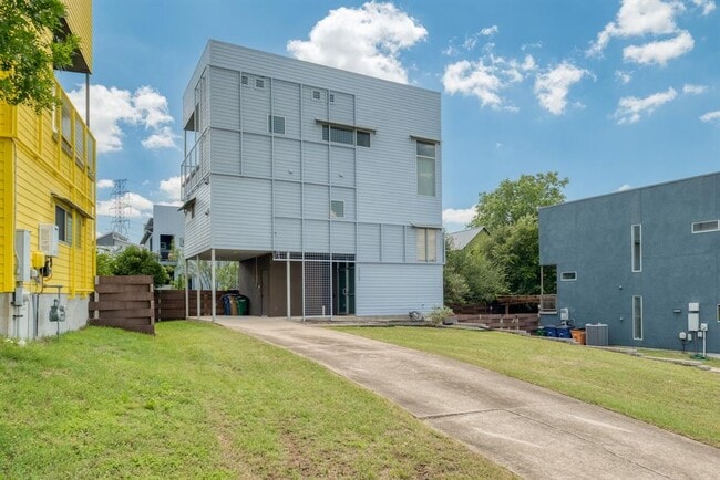 Building Photo - 5517 Agatha Cir