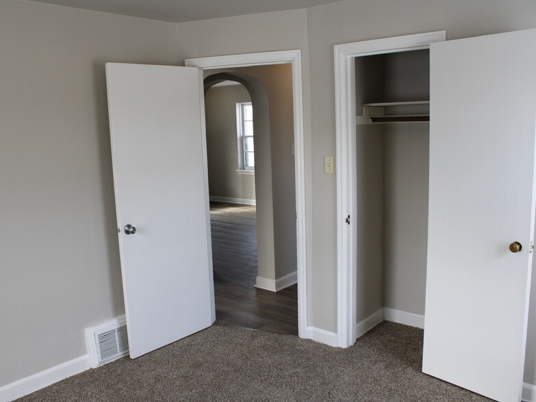 Building Photo - 483 S Military Rd