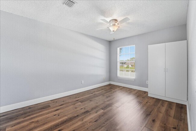 Building Photo - 3651 N Goldenrod Rd