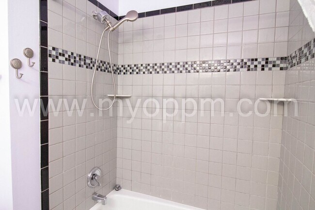 Building Photo - 6711 S 75th Ave