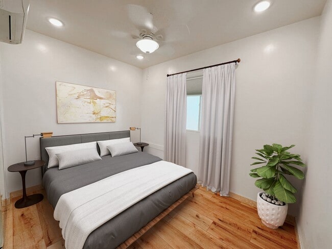 Building Photo - Stunning Renovated Lower Level  2 Bed / 1 Bath - 1.5 Miles to Beach