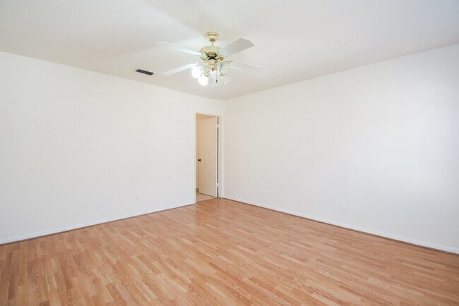 Building Photo - 4022 Belle Park Dr