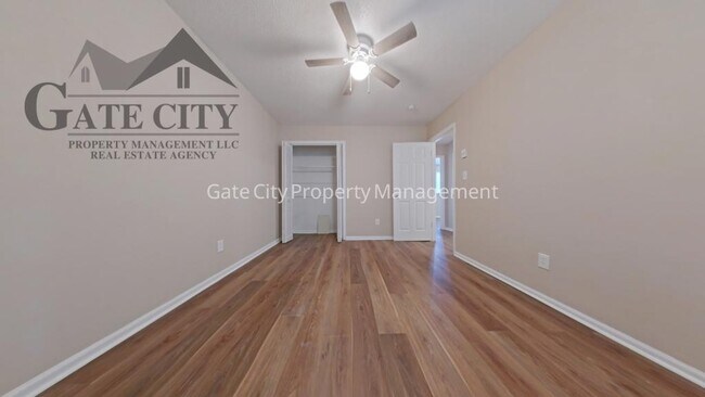 Building Photo - 1105 Meadowbrook Blvd