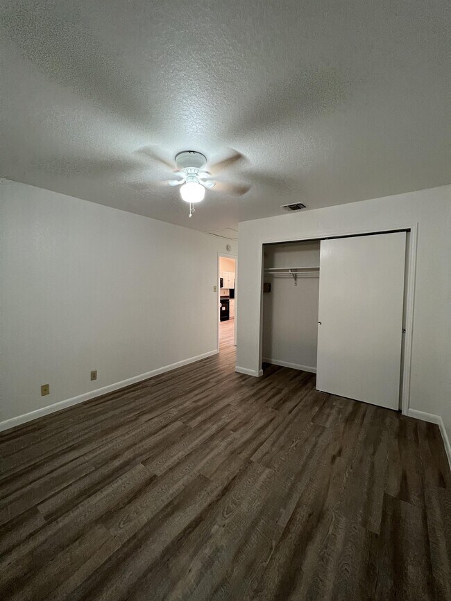 Building Photo - 8848 Meadow Range St