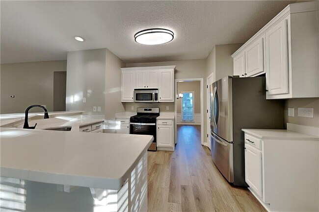 Building Photo - 215 Boca Ciega Ct