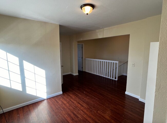 Building Photo - 402 Bissell Ave