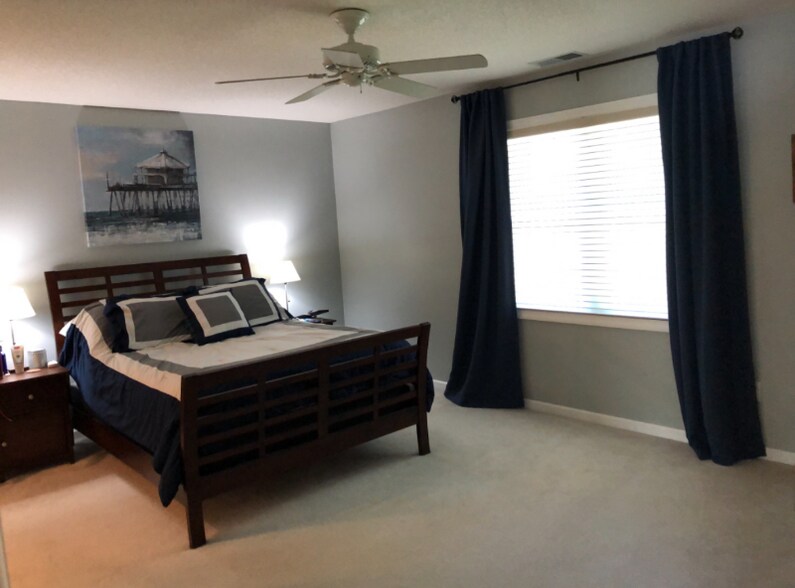 Building Photo - 18 Cobblestone Ct