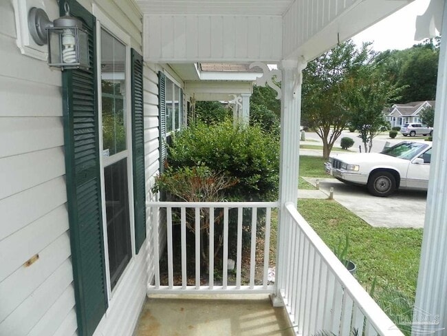 Building Photo - 8136 Heirloom Dr